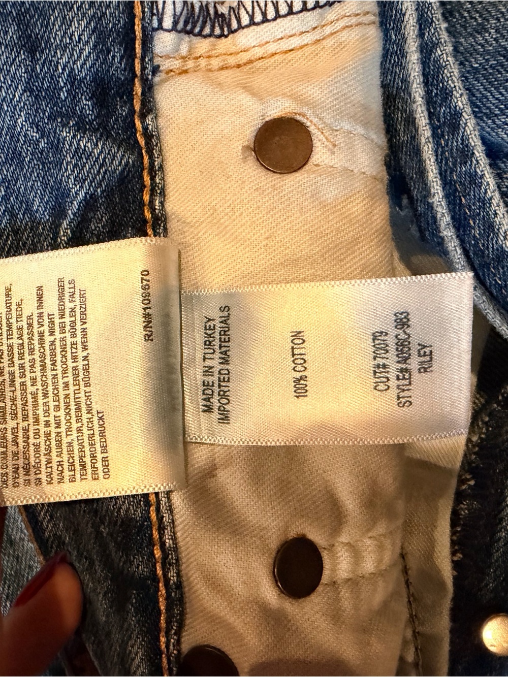 Agolde Riley High Rise Straight
Crop Jeans - Picture 5 of 7